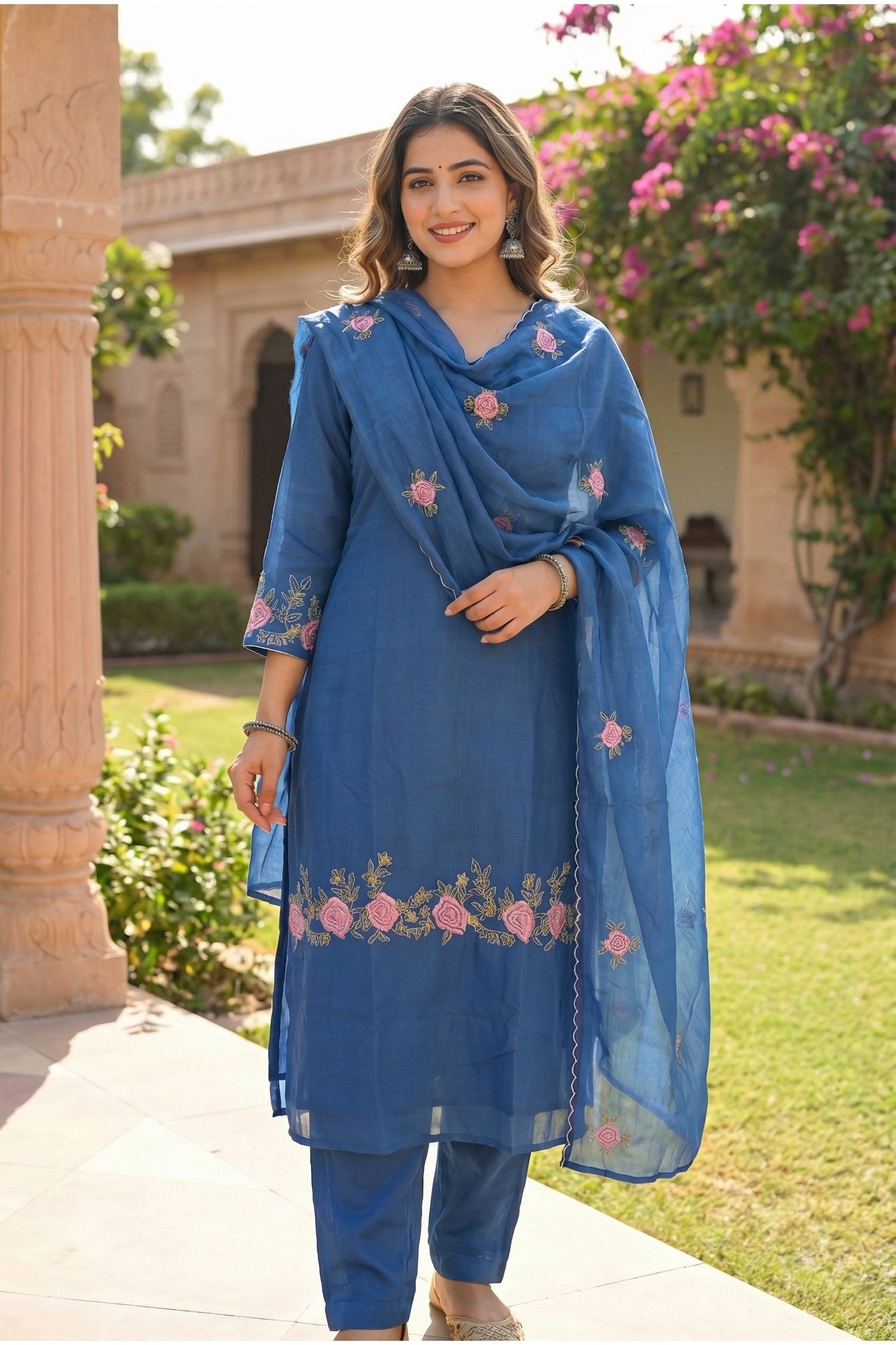 Floral Embroidered Kurta Set with Buti Work