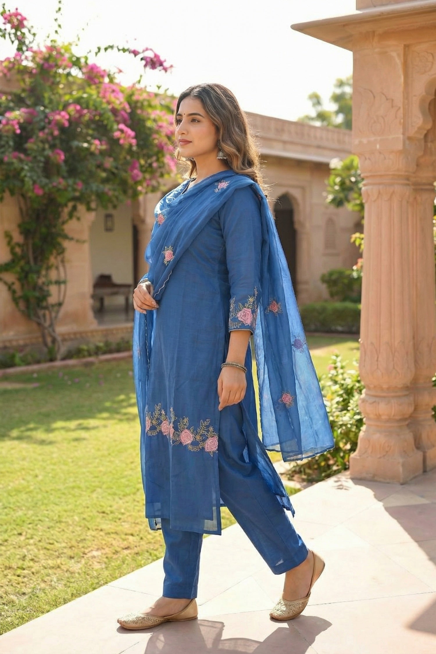 Floral Embroidered Kurta Set with Buti Work