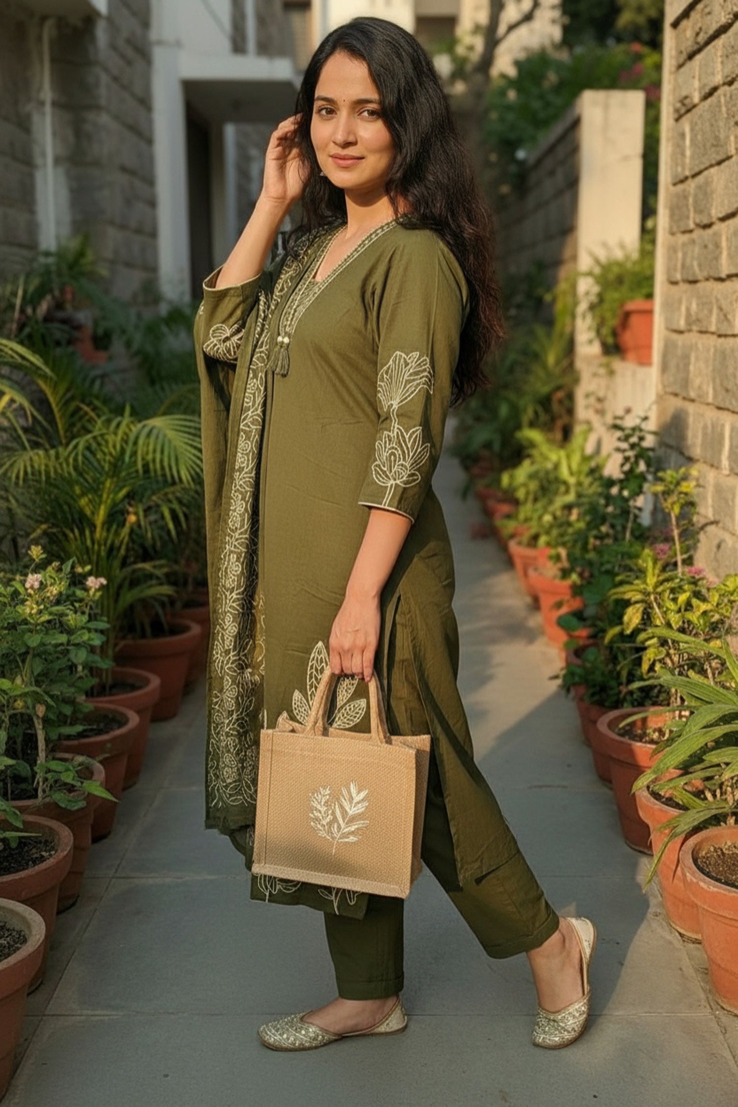 Green Straight-Cut Three-Piece Set with Delicate Threadwork