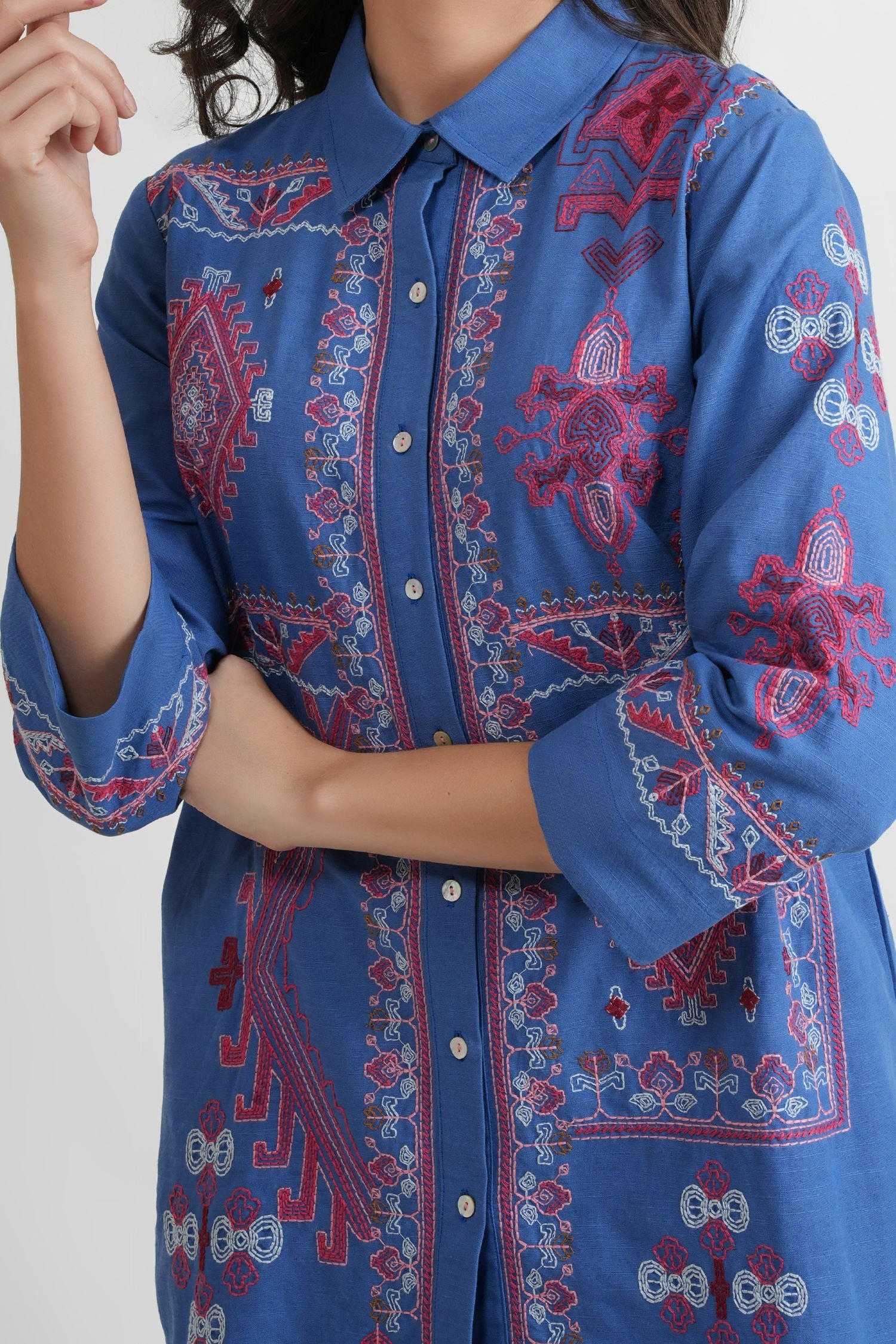 Embroidered Bloom Full Neck Cord Set