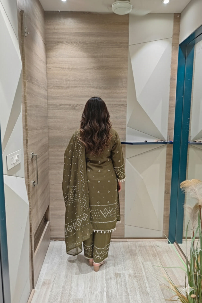 Green Three-Piece Suit with Kodiya Detailing on Sleeves With Dupatta