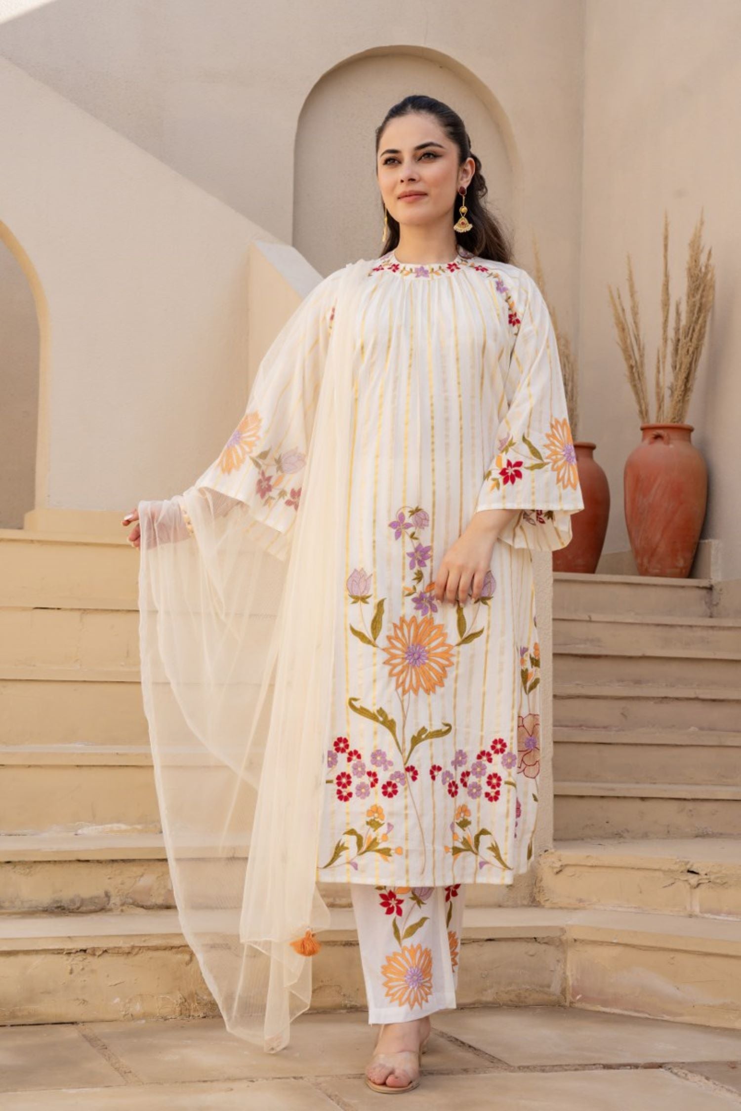 Elegant Off-White Embroidered Three Pcs with light-weight Dupatta.