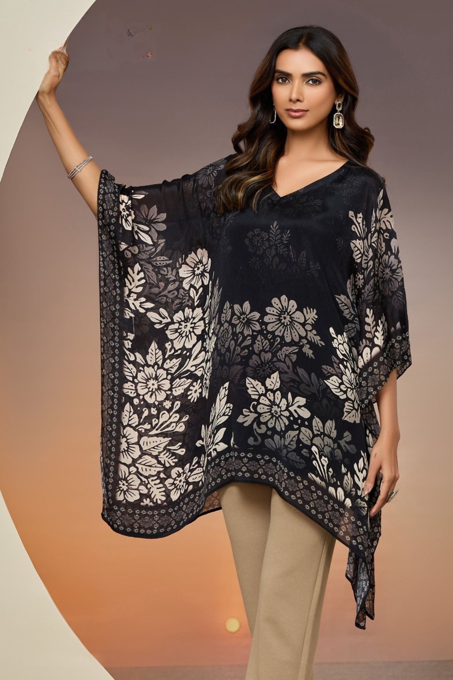 BLACK, WHITE FLORAL PRINT SHORT KAFTAN