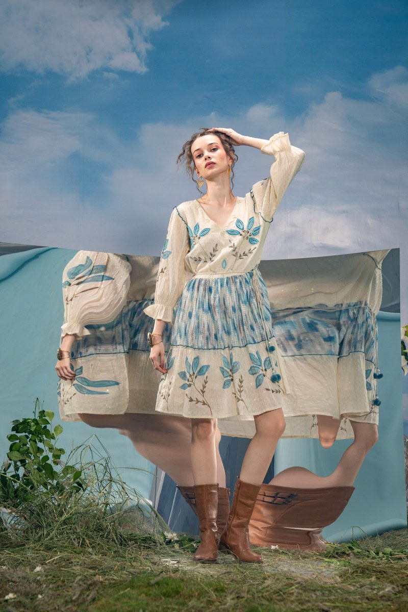 BOHO CHIC EMBROIDERED FLORAL SHORT TUNIC DRESS