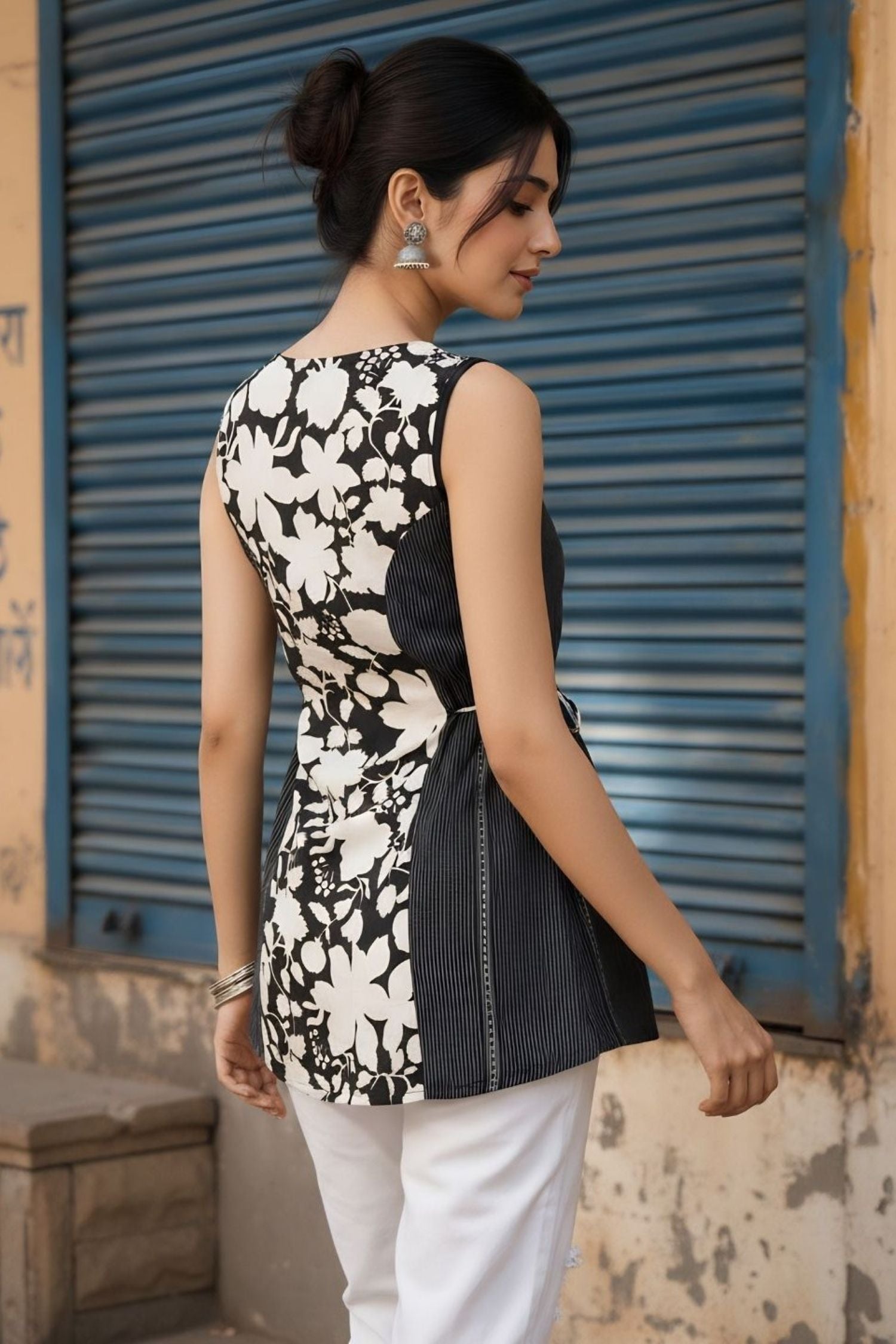Black & White Floral Sleeveless Top