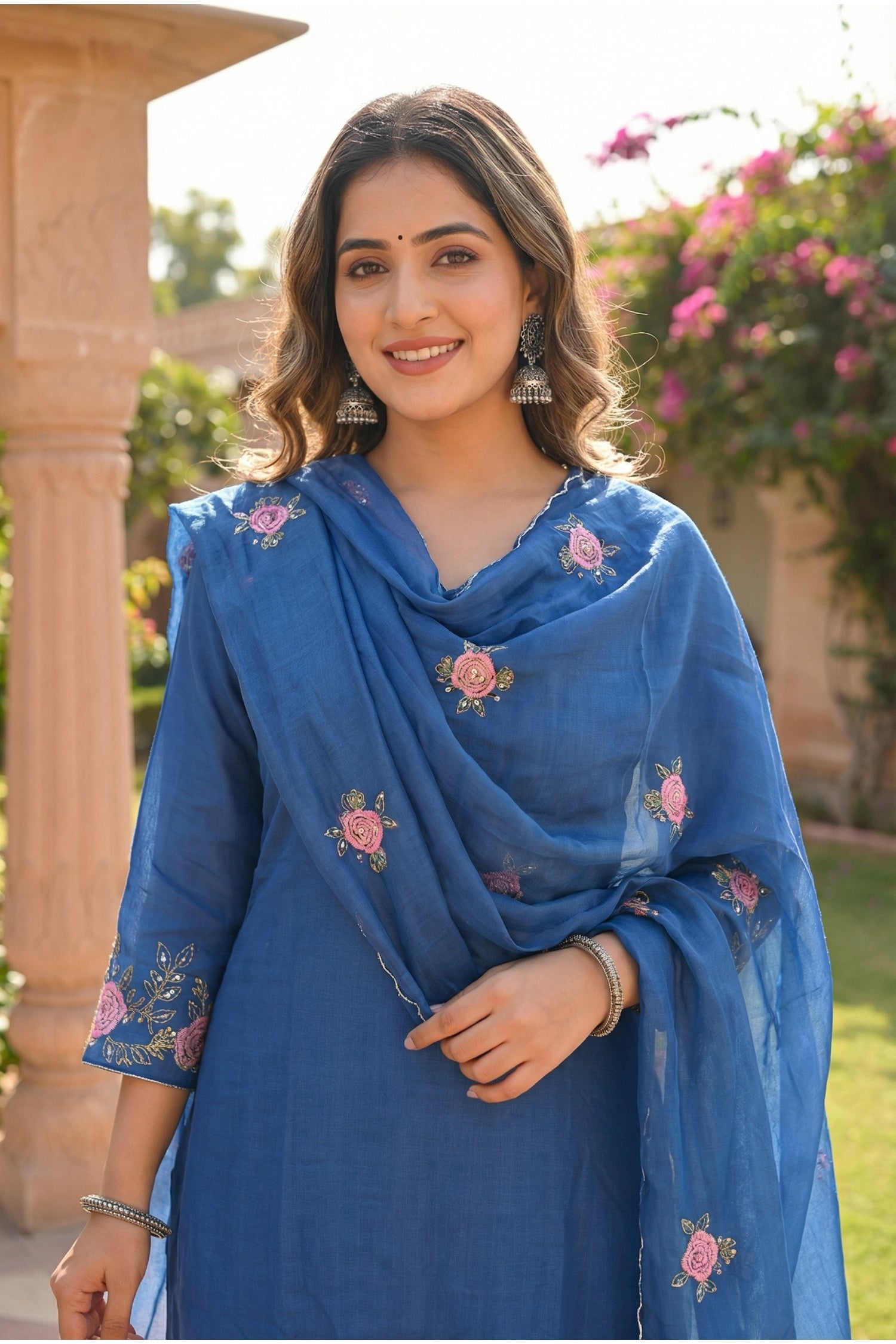 Floral Embroidered Kurta Set with Buti Work