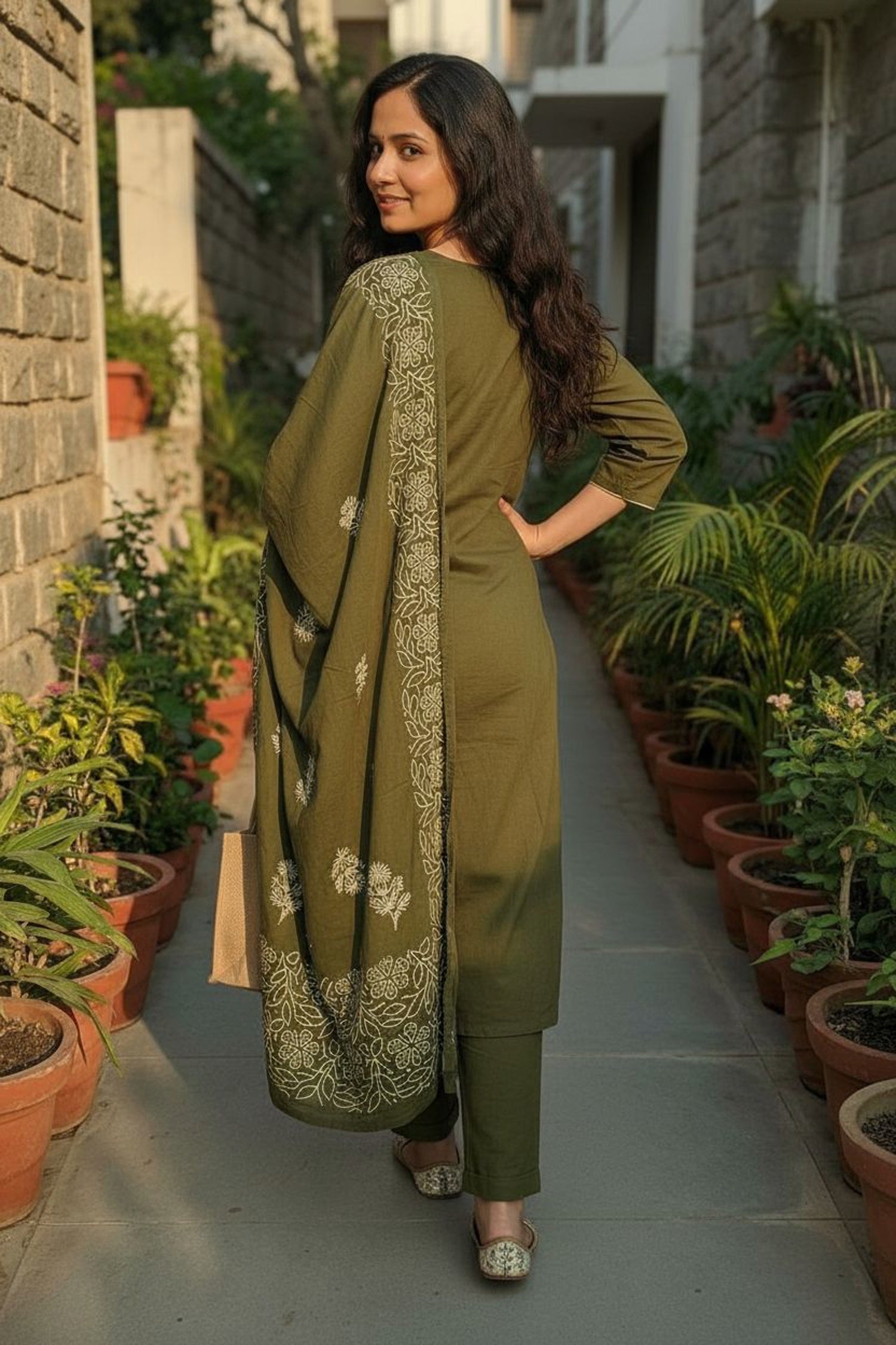 Green Straight-Cut Three-Piece Set with Delicate Threadwork