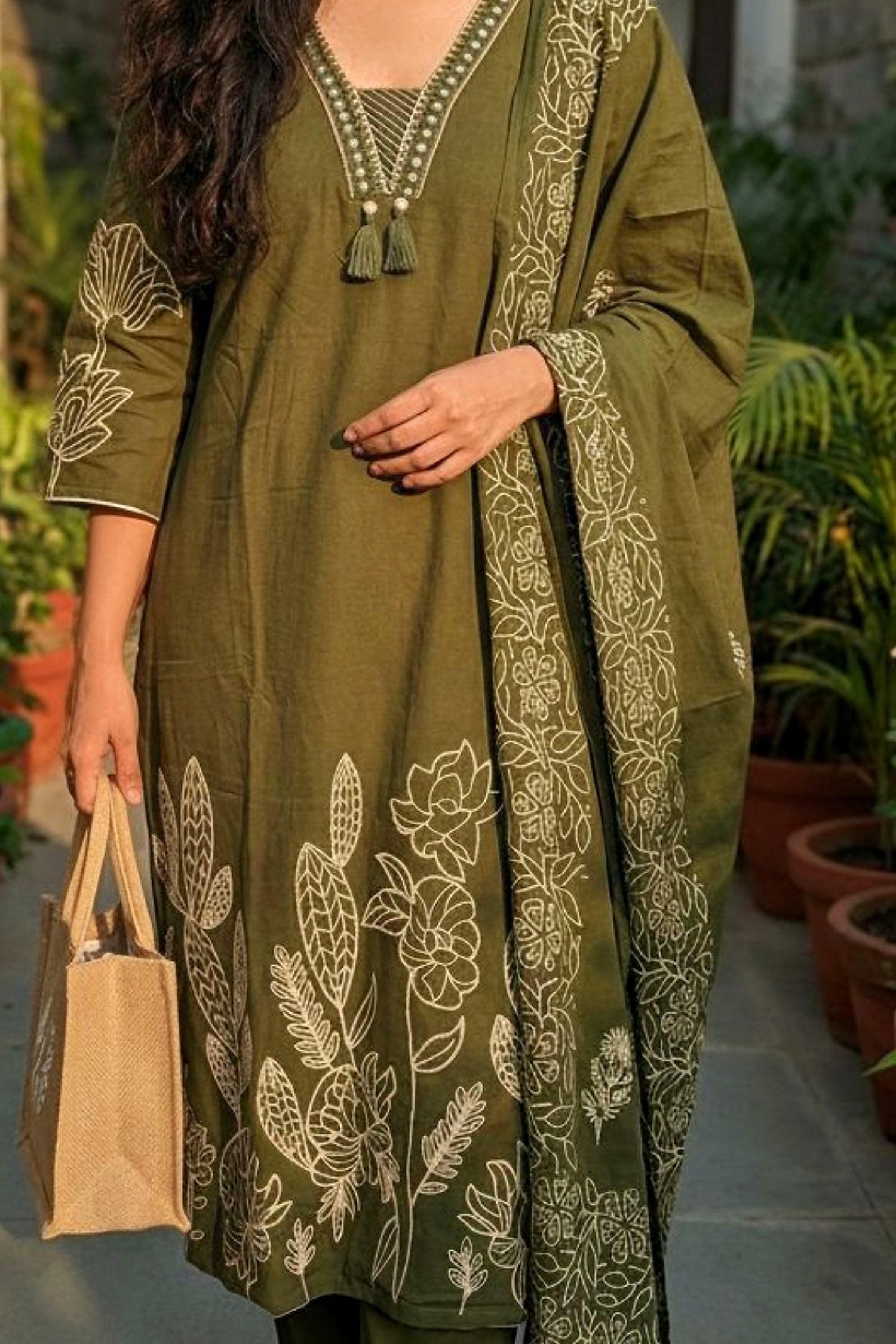 Green Straight-Cut Three-Piece Set with Delicate Threadwork