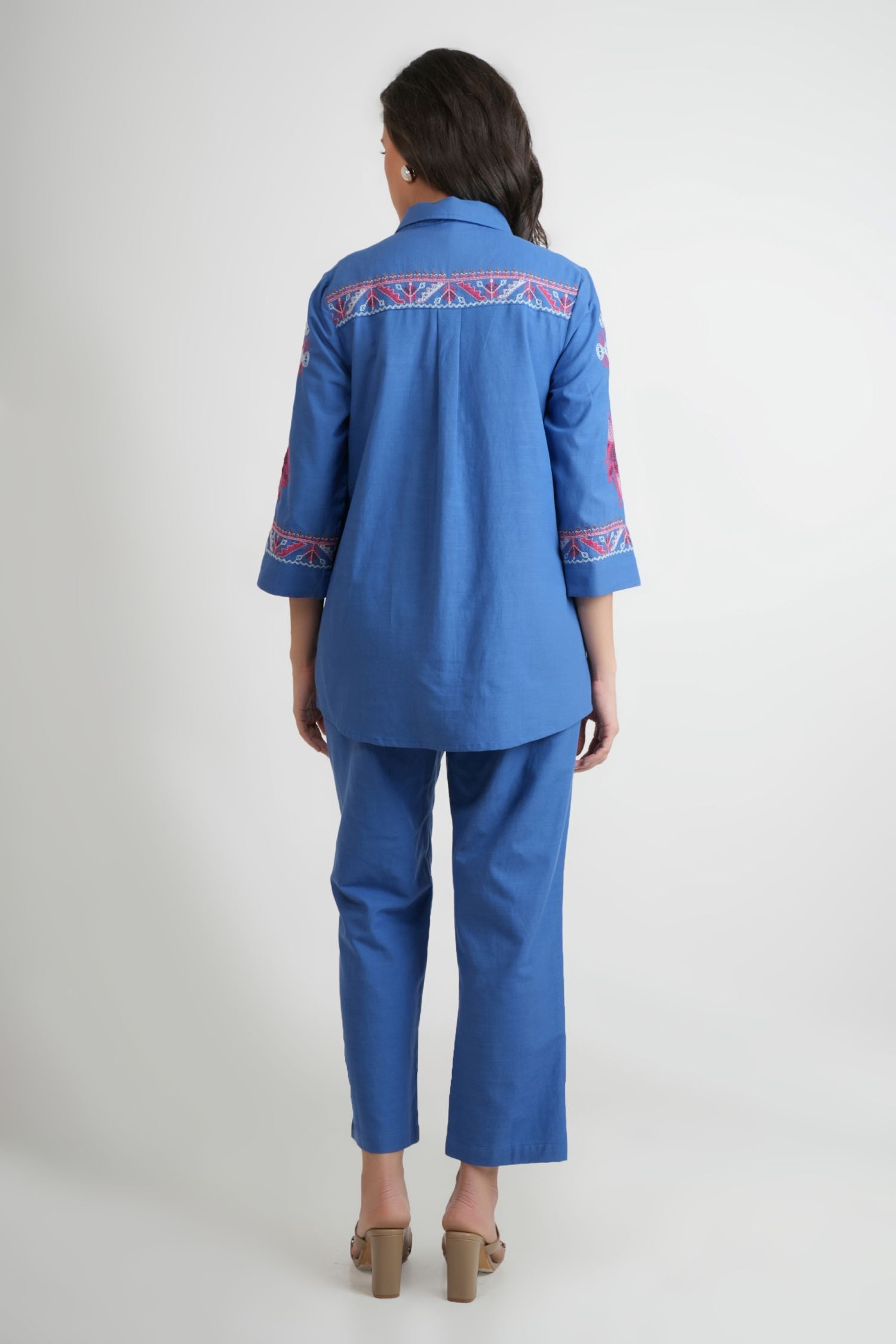 Embroidered Bloom Full Neck Cord Set
