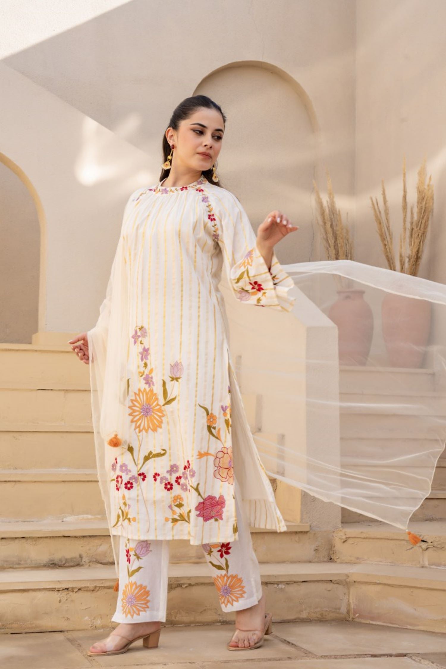 Elegant Off-White Embroidered Three Pcs with light-weight Dupatta.