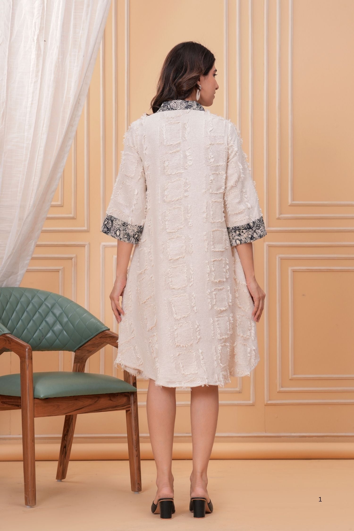 Schiffli Chic Tunic Elegant Embroidery for a Timeless Look