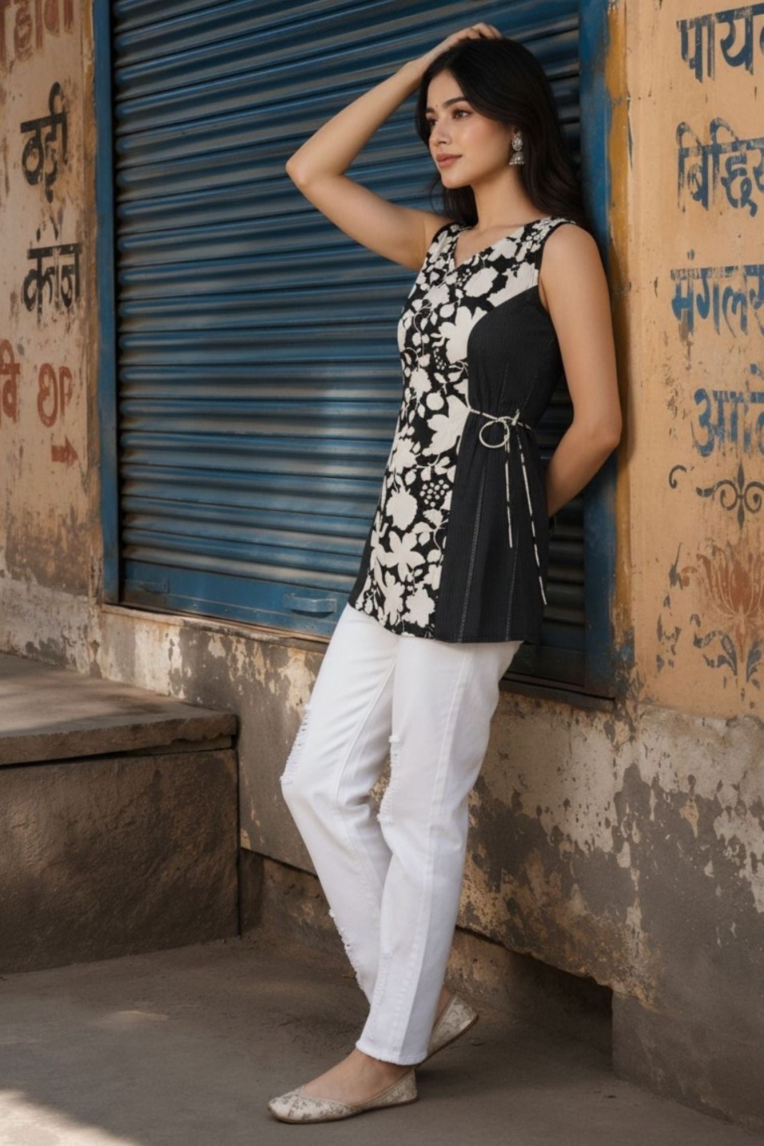 Black &amp; White Floral Sleeveless Top