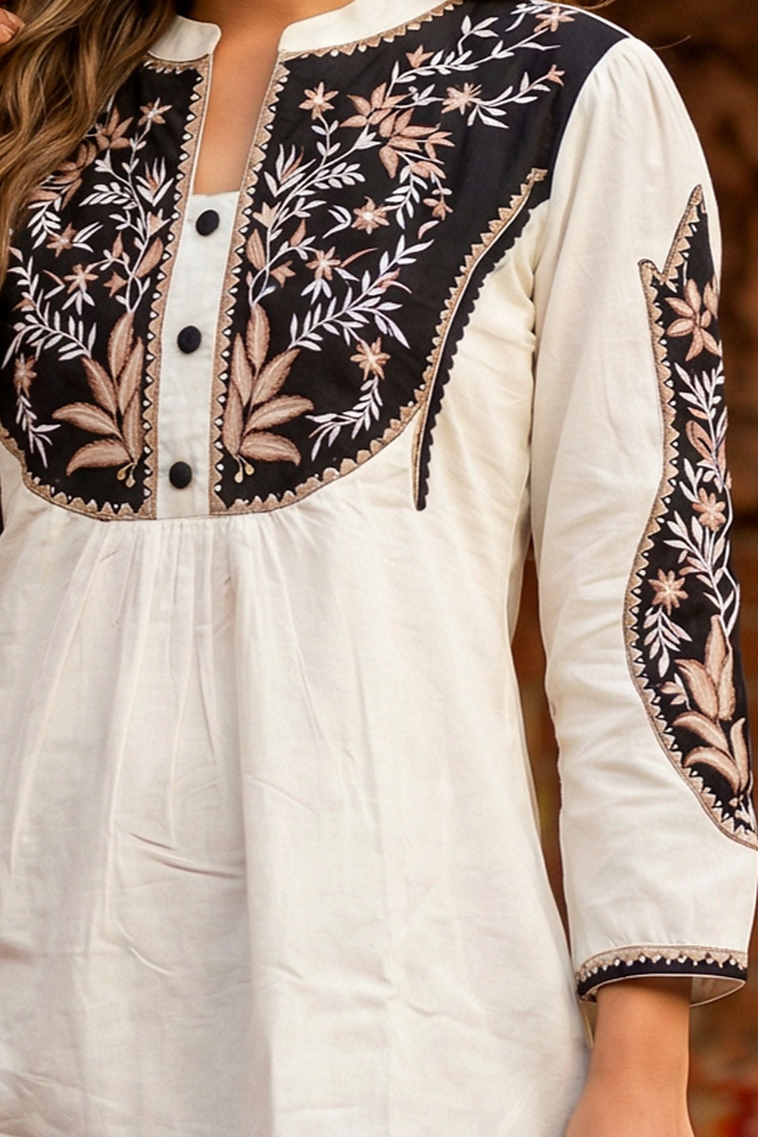 White Aura Line Pattern A-Line Top with Floral Neck