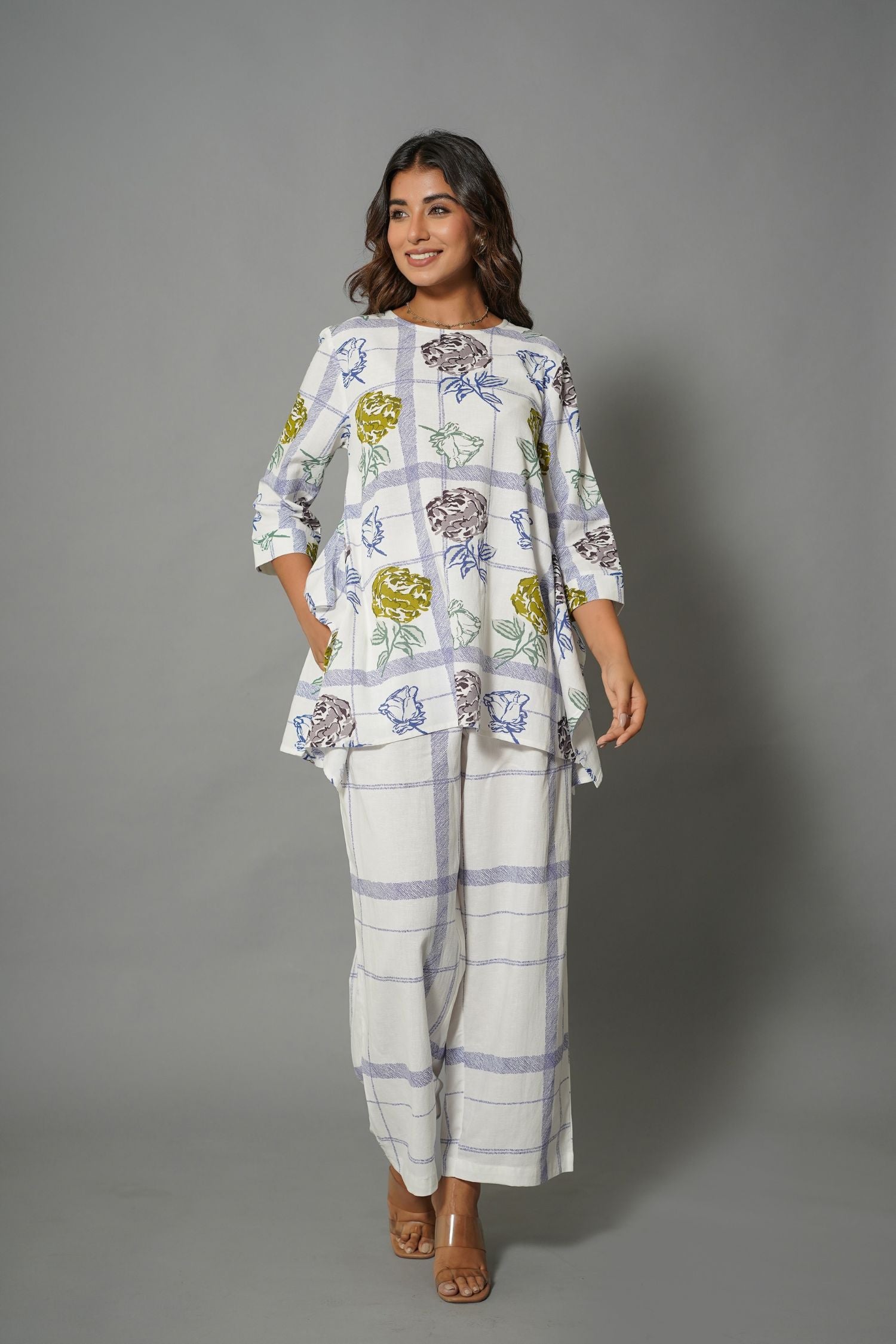White Cord Set In Cotton With Flower Prints